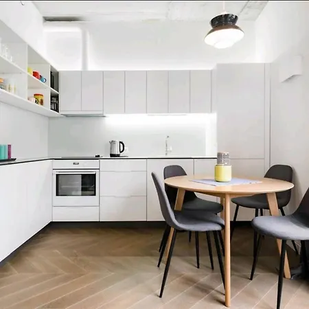 Free Indoor Private Parking Old Town Basanavicius Park & Balcony Vilnius