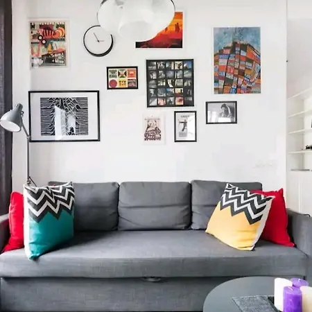 Апартаменты Free Indoor Parking Old Town Basanavicius Park & Balcony Вильнюс